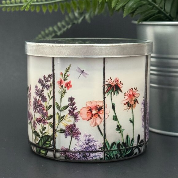 BBW Fresh Cut Lilacs Bath & Body Works 3 Wick Candle - Picture 2 of 10